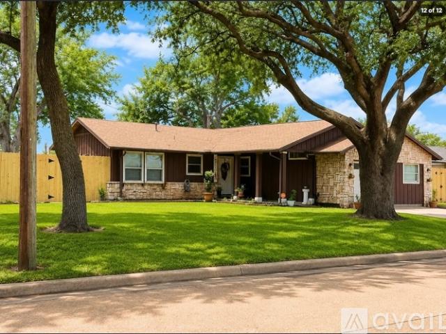 3 BR, 2 BA Apartment 825 Carolina Drive, Bridge City, TX 77611