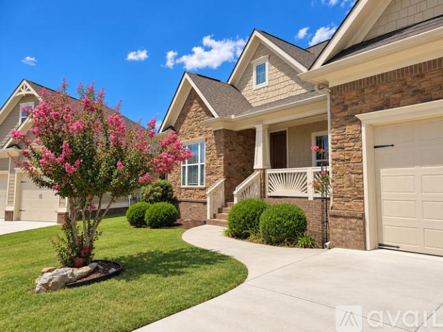3 BR, 2 BA Apartment 8263 Robertsview Drive, Ooltewah, TN 37363