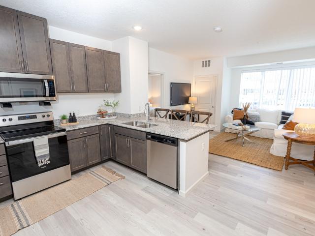 3 BR, 2 BA Apartment 830 Wildwood Road Unit 100, Saint Paul, MN 55115