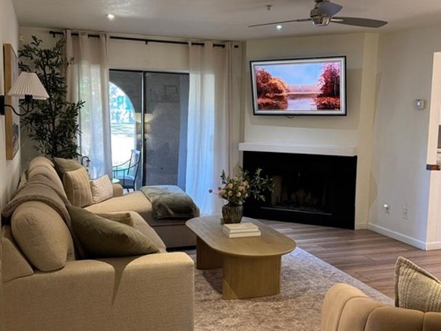 3 BR, 2 BA Apartment 9430 E Mission Ln, Unit 109, Scottsdale, AZ 85258