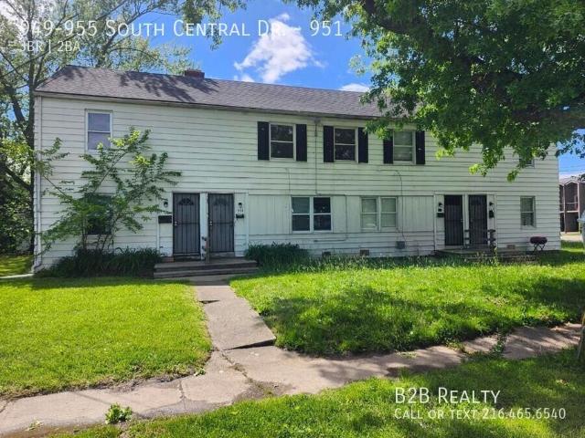 3 BR, 2 BA Apartment 949 955 South Central Dr Lorain, OH 44052