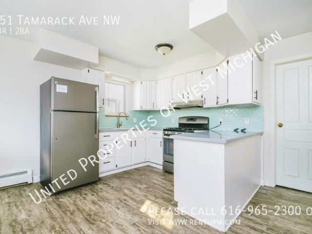 3 BR, 2 BA Apartment 951 Tamarack Ave NW, Grand Rapids, MI 49504
