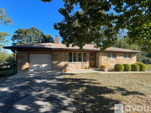 3 BR, 2 BA Apartment 952 Capitol Boulevard, Corydon, IN 47112