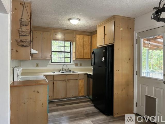 3 BR, 2 BA Apartment 954 Unadilla Trail, Macon, GA 31220