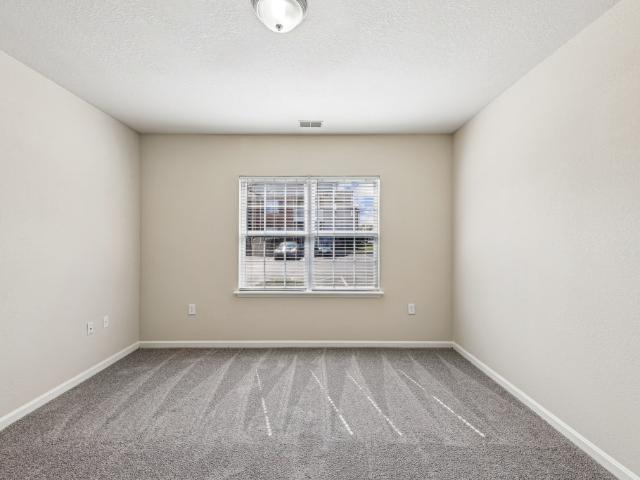 3 BR, 2 BA Apartment 9606 Clubview Drive Unit 9414101M, Louisville, KY 40291