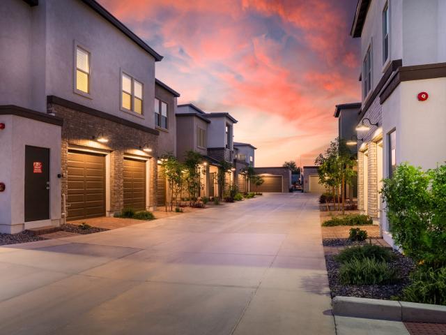 3 BR, 2 BA Apartment 9625 West Olive Avenue Unit 1065, Peoria, AZ 85345