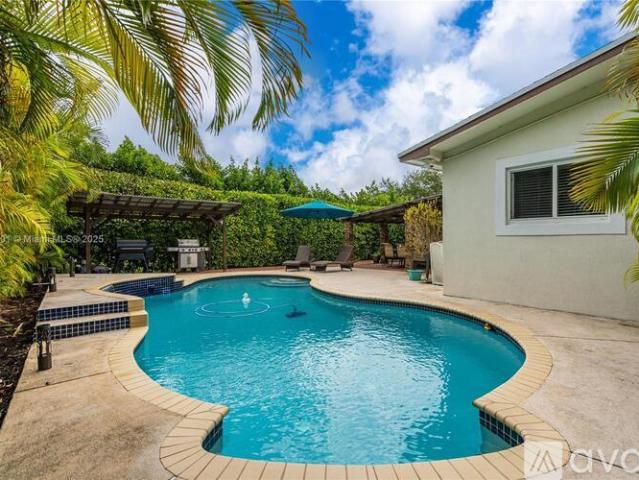 3 BR, 2 BA Apartment 9699 SW 35th St, Miami, FL 33165