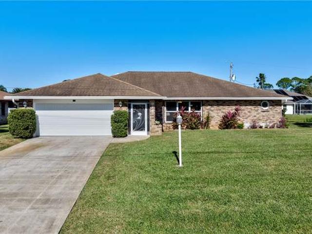 3 BR, 2 BA Apartment 974 Riviera Ave, Sebastian, FL 32958