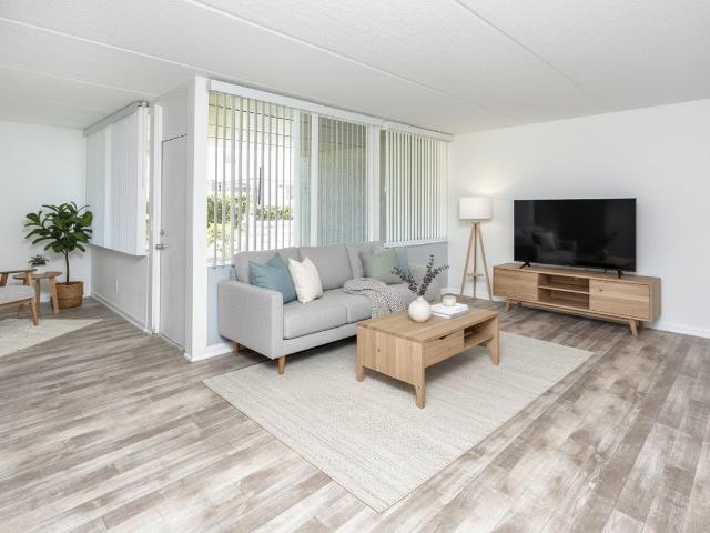 3 BR, 2 BA Apartment 9801 Old Baymeadows Rd Unit 64, Jacksonville, FL 32256