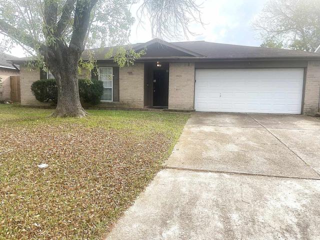 3 BR, 2 BA Apartment 9812 Robin Street, La Porte, TX 77571