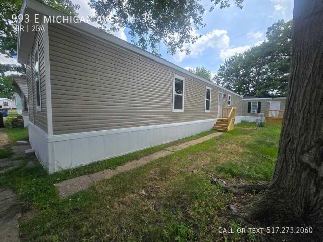 3 BR, 2 BA Apartment 993 E michigan ave, Battle creek, MI 49014