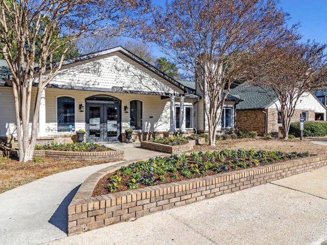 3 BR, 2 BA Apartment 990 Wisteria Pl Unit 2100 09, Birmingham, AL 35216