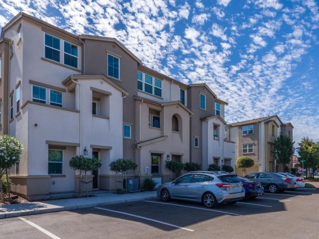 3 BR, 2 BA Apartment 995 Hopkins Avenue, Redwood City, CA 94063