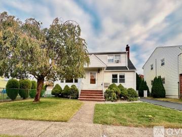 3 BR, 2 BA Apartment 99 Spencer Ave, Unit 1 floor and ground floor, Clifton, NJ 07013