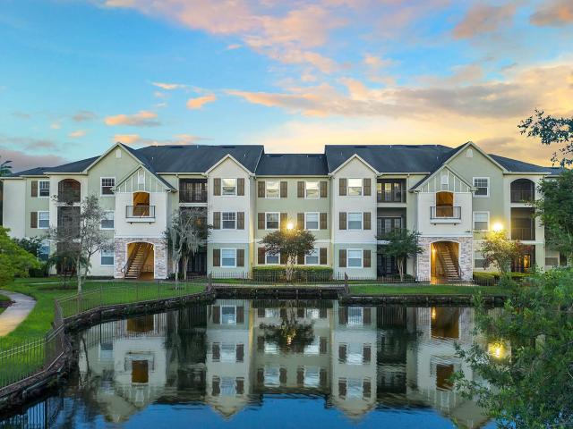 3 BR, 2 BA Apartment 9000 Summit Centre Way Unit 108, Orlando, FL 32810