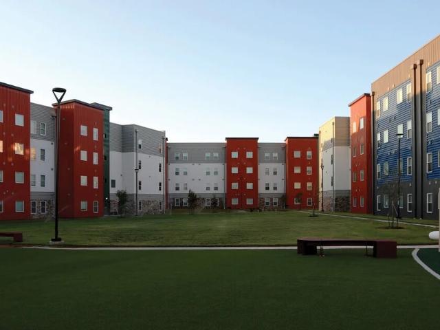 3 BR, 2 BA Apartment 900 Gardner Rd Unit 3217, Austin, TX 78721