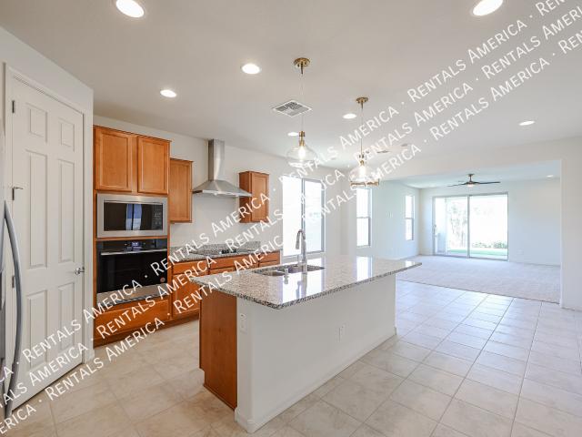 3 BR, 2 BA Apartment 9046 W Luke Ave, Glendale, AZ 85305
