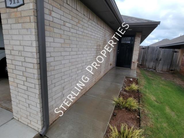 3 BR, 2 BA Apartment 911 Coles Creek, Yukon, OK 73099