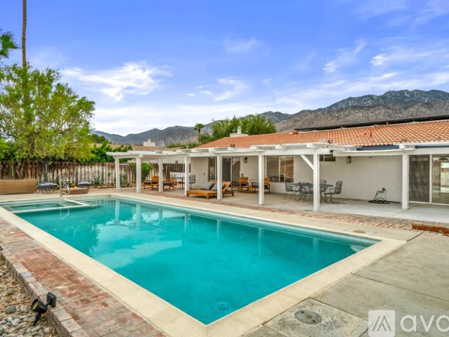 3 BR, 2 BA Apartment 912 N Camino Condor, Palm Springs, CA 92262