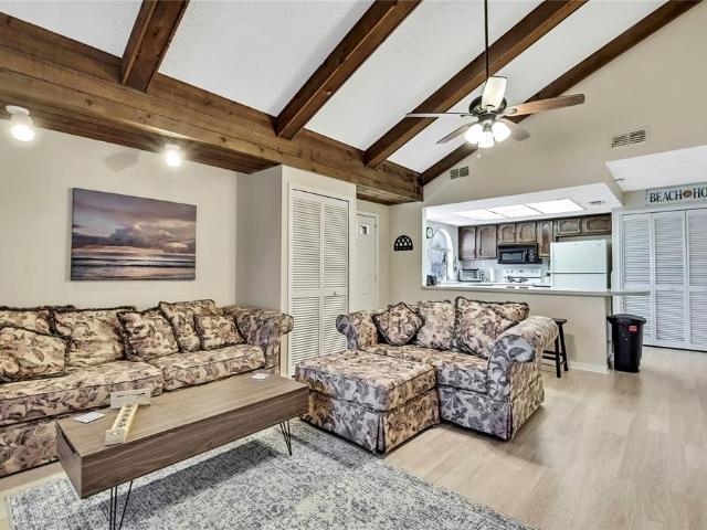 3 BR, 2 BA Apartment 9135 Lingrove Road, Weeki Wachee, FL 34613