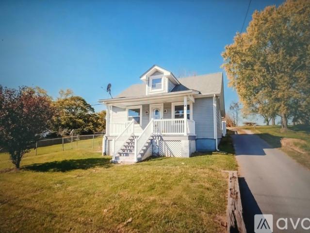 3 BR, 2 BA Apartment 917 Sherwood Ave, Waynesboro, VA 22980