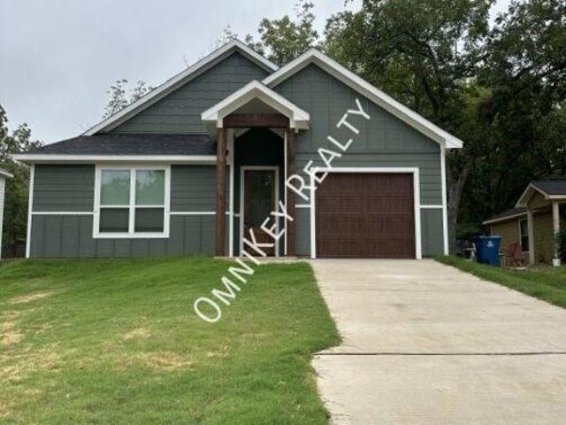 3 BR, 2 BA Apartment 914 W Baker St, Denison, TX 75020