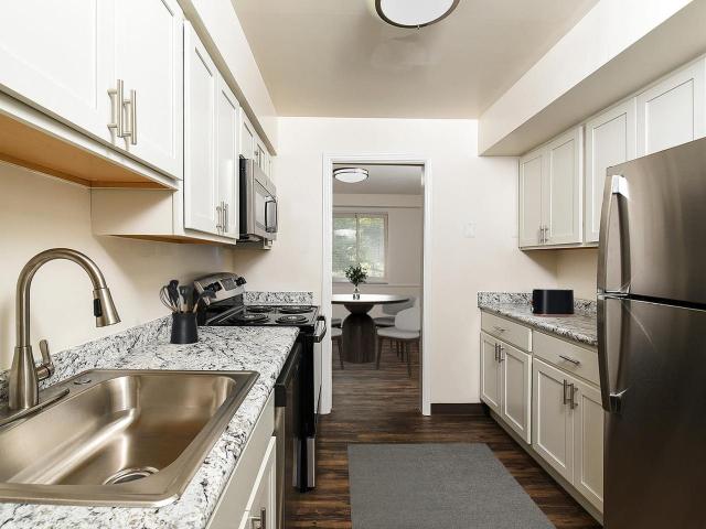 3 BR, 2 BA Apartment 919 Aintree Park Dr Unit 15 201, Cleveland, OH 44143