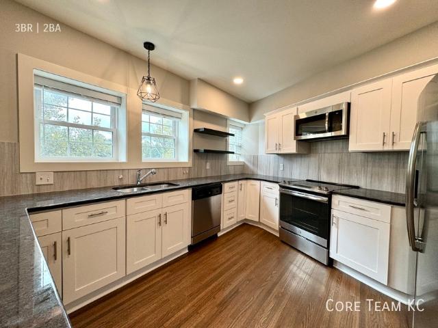 3 BR, 2 BA Apartment 920 Ward Pkwy, Kansas City, MO 64111