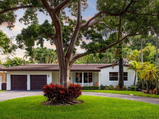 3 BR, 2 BA Apartment 921 Alava Ave, Coral Gables, FL 33146