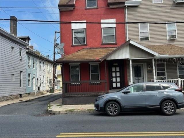 3 BR, 2 BA Apartment 921 Lehman St, Lebanon, PA 17046