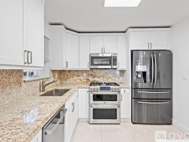 3 BR, 2 BA Apartment 9221 SW 16th St, Miami, FL 33165