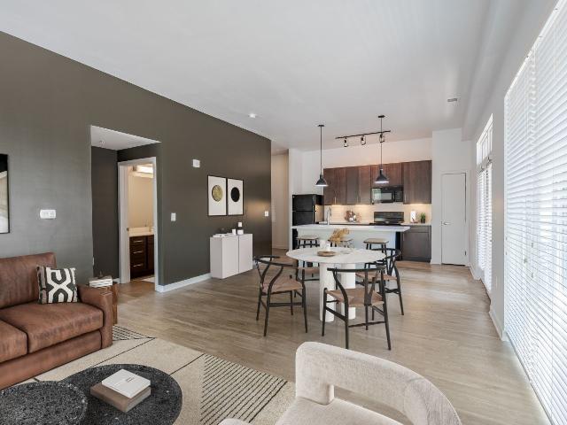 3 BR, 2 BA Apartment 931 Fletcher Ave Unit 320, Indianapolis, IN 46203