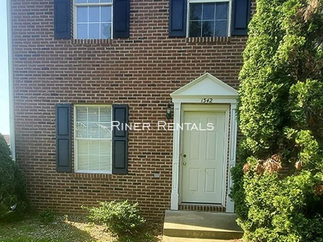 3 BR, 3.5 BA Apartment 1342 Devon Lane, Harrisonburg, VA 22801