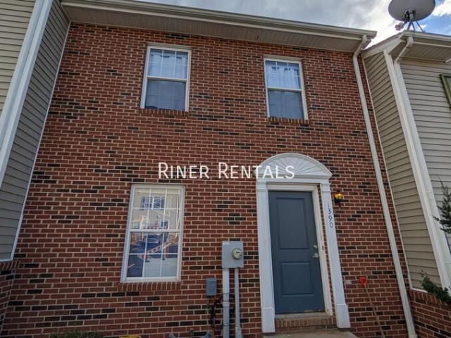 3 BR, 3.5 BA Apartment 1390 Devon Lane, Harrisonburg, VA 22801