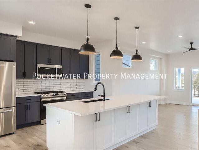 3 BR, 3.5 BA Apartment 1333 Baker St, Longmont, CO 80501