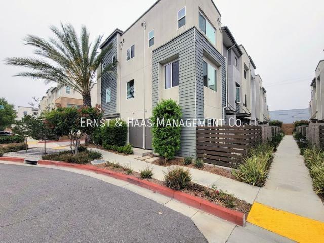 3 BR, 3.5 BA Apartment 14414 Strawberry Ln, Gardena, CA 90247