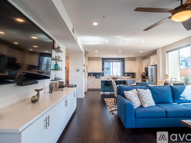 3 BR, 3.5 BA Apartment 1562 Vista Del Mar Way, Unit 1, Oceanside, CA 92054
