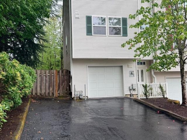 3 BR, 3.5 BA Apartment 15045 SW Cougar Lane, Beaverton, OR 97008