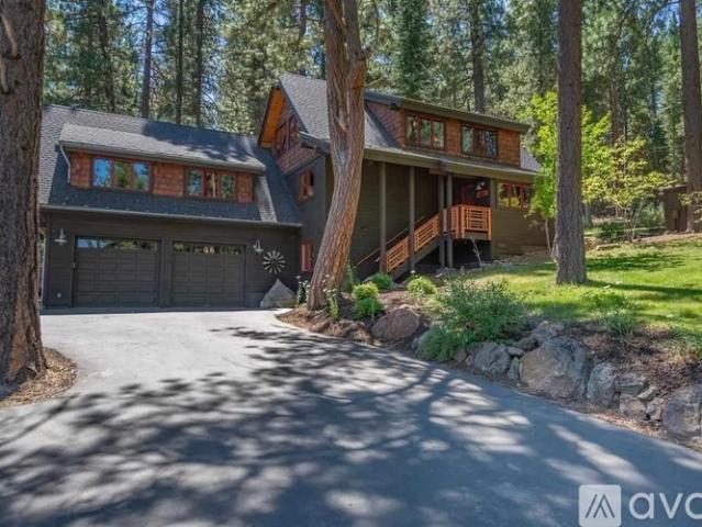 3 BR, 3.5 BA Apartment 15107 Berkshire Circle, Truckee, CA 96161