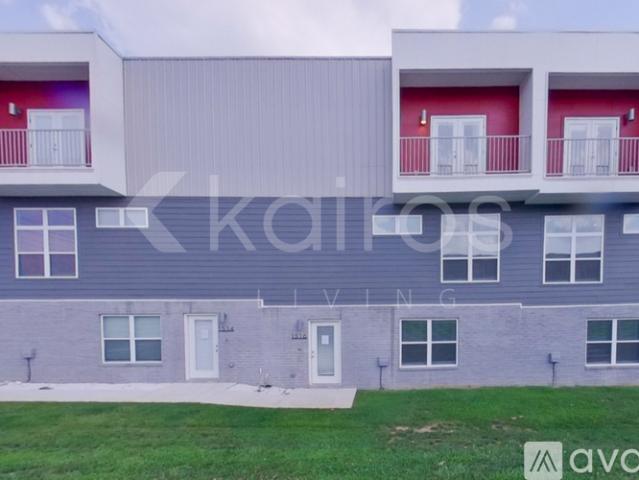 3 BR, 3.5 BA Apartment 1512 South Razorback Road, Unit 1666, Fayetteville, AR 72701