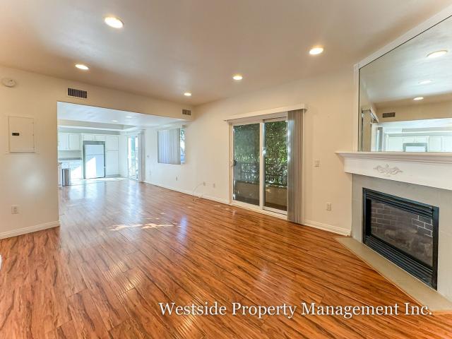 3 BR, 3.5 BA Apartment 2149 S Bentley Ave, Los Angeles, CA 90025