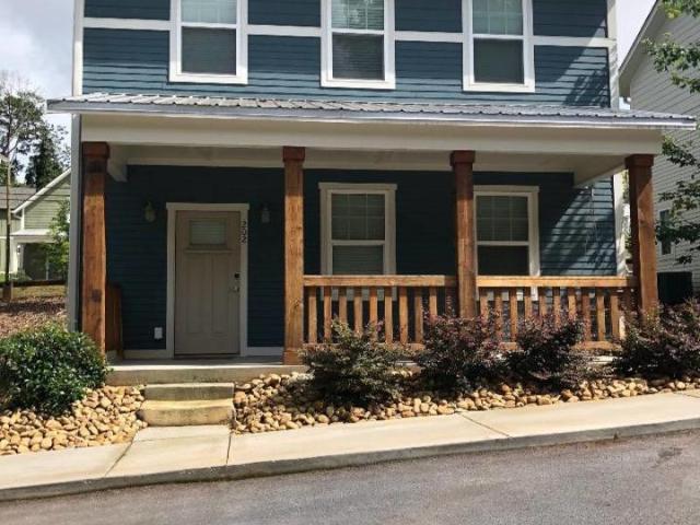 3 BR, 3.5 BA Apartment 240 Elm Street Unit Private Priced By Bed, Clemson, SC 29631