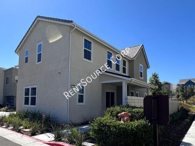 3 BR, 3.5 BA Apartment 27124 Observation Ct Valencia, CA 91381
