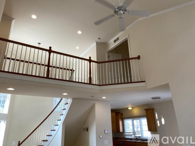 3 BR, 3.5 BA Apartment 4269 Summer Pl, Shelby Township, MI 48316