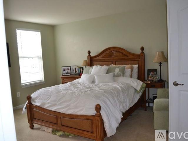3 BR, 3.5 BA Apartment 43913 Eastgate View Drive, Unit 43914, Chantilly, VA 20152