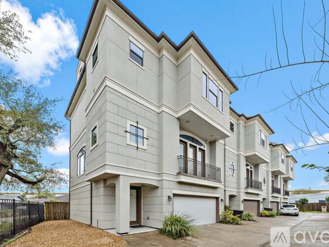 3 BR, 3.5 BA Apartment 4743 Ingersoll St, Unit A, Houston, TX 77027