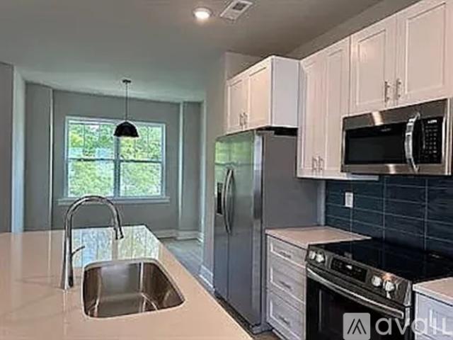 3 BR, 3.5 BA Apartment 5010 Central Ave, Unit 5010, Charlotte, NC 28205