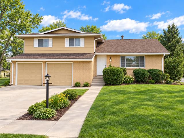 3 BR, 3.5 BA Apartment 696 S. Glencoe St, Denver, CO 80246