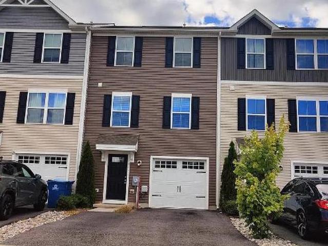 3 Br, 3 bath, Townhouse/Brownstone/RowHouse 1047 Wickersham Way