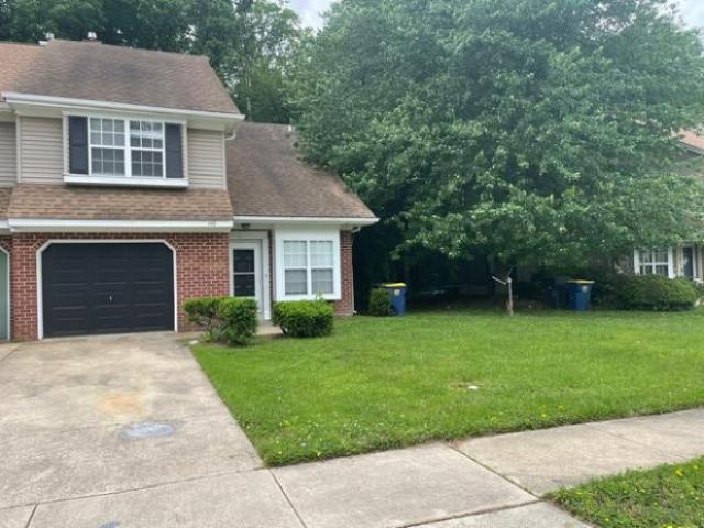 3 Br, 3 bath, Townhouse/Brownstone/RowHouse 140 Stoney Dr